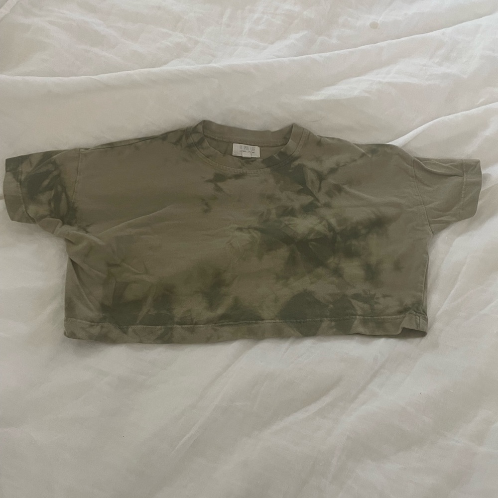 The simple folk tie dye shirt